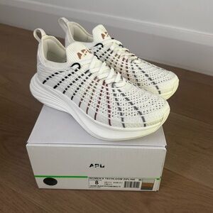 NWT APL Zipline ivory/earth tone/multi size 8 women’s